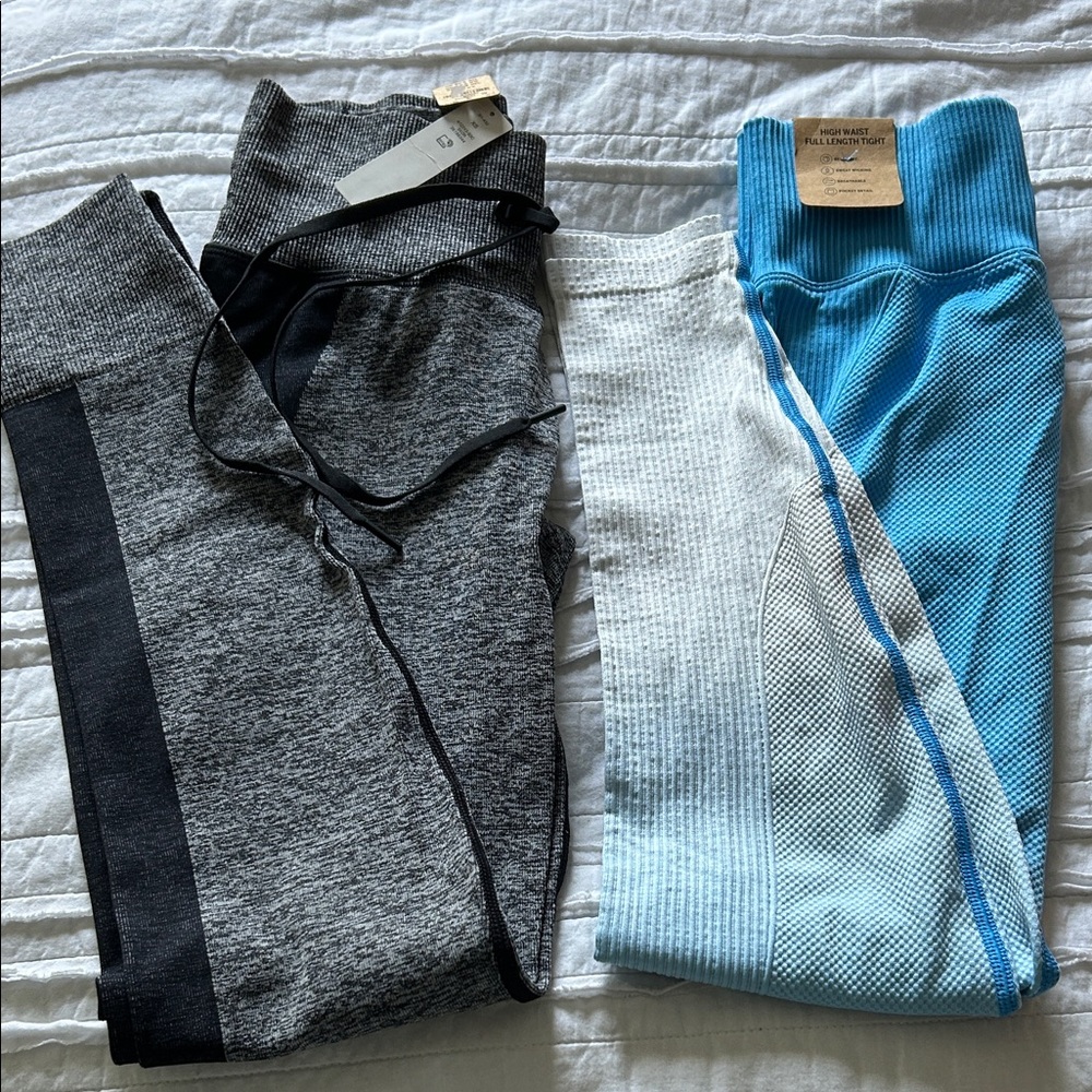 2 pairs of leggings